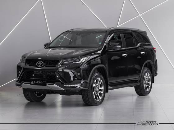 TOYOTA HILUX SW4 2.8 D-4D TURBO DIESEL SRX PLATINUM 4X4 AUTOMÁTICO